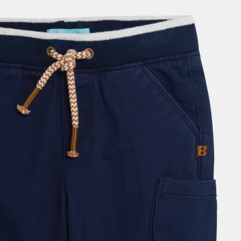 بنطلون قابل للطي باللون الأزرق للأطفال الصغار.